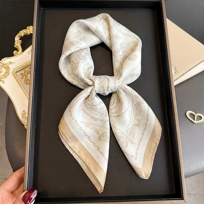 Scarf Silk Neck - Pañuelo Cuadrado Vintage Beige con Estampado